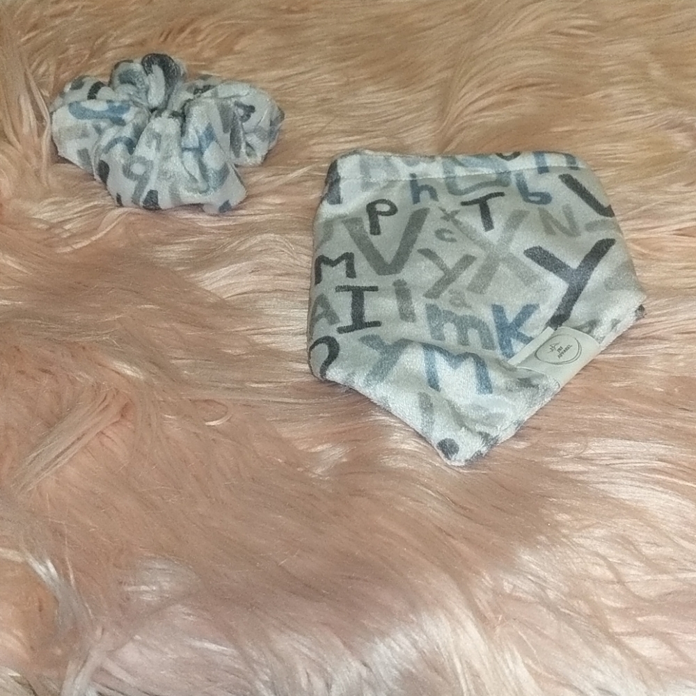 NWOT JBF Apparel Dog Bandana and Scrunchie